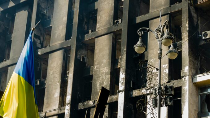 Small Drones in Protraction of Warfare